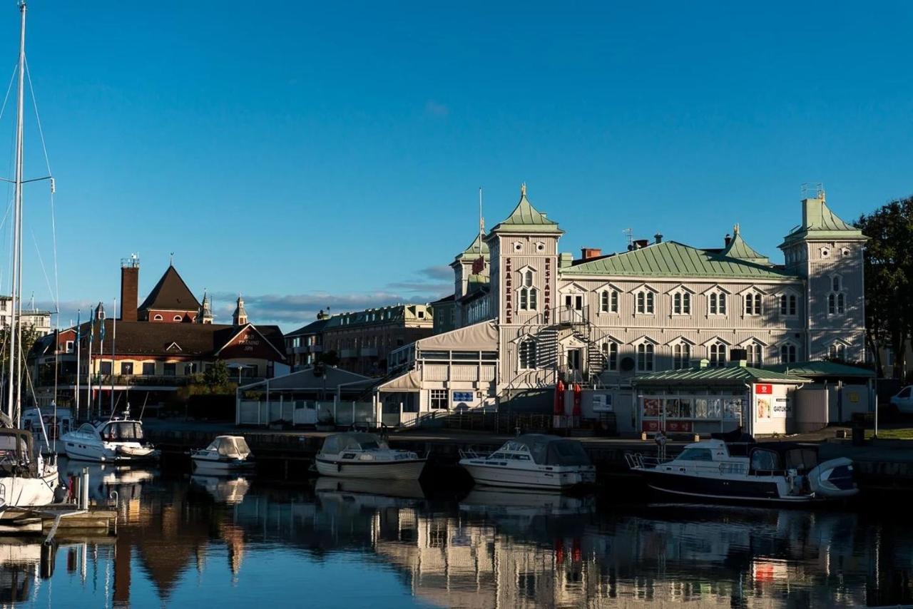 Frasch Och Fin 2:A. Gangavstand Till Stromstads Centrum Exterior photo
